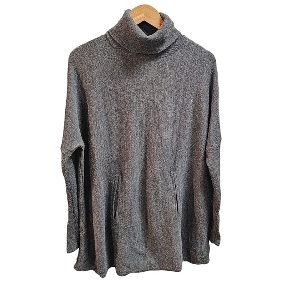 Tahari Merino Wool Blend Gray Turtleneck Tunic Sweater Size Medium Oversized - Picture 1 of 10